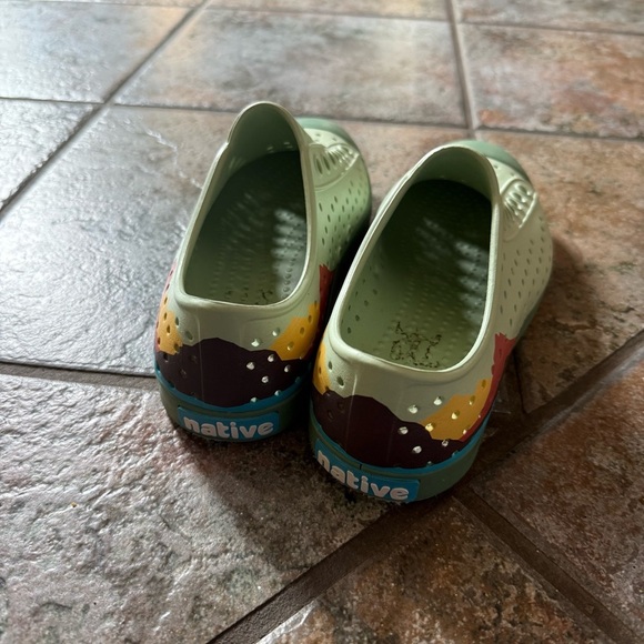 Native Shoes unisex design M5 or W7 slip on water shoes - Picture 4 of 10